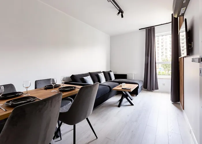 Arena Superior By Bookinghost * גדנסק